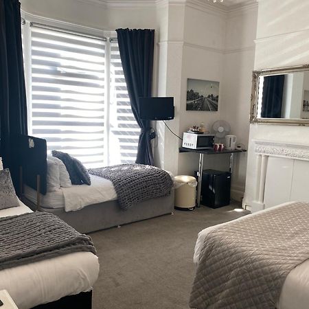 Aaron Hotel Southport Buitenkant foto