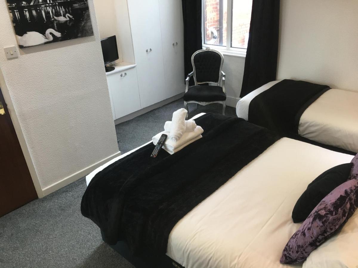Aaron Hotel Southport Buitenkant foto
