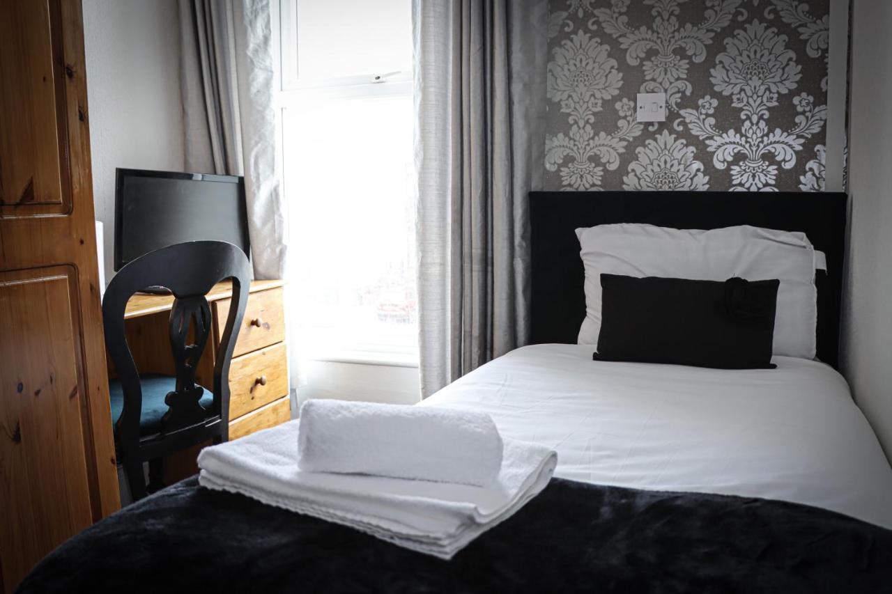 Aaron Hotel Southport Buitenkant foto