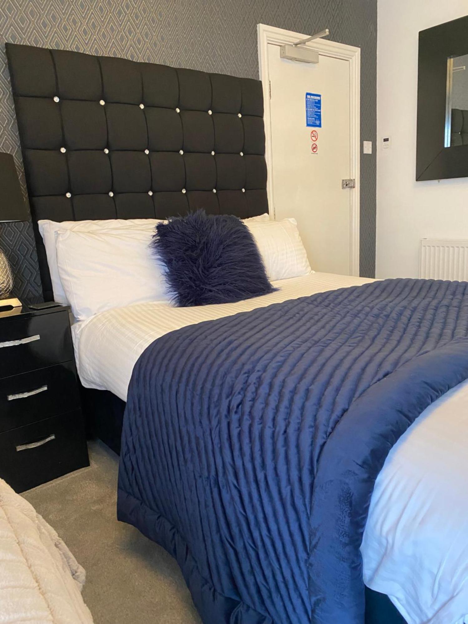Aaron Hotel Southport Buitenkant foto