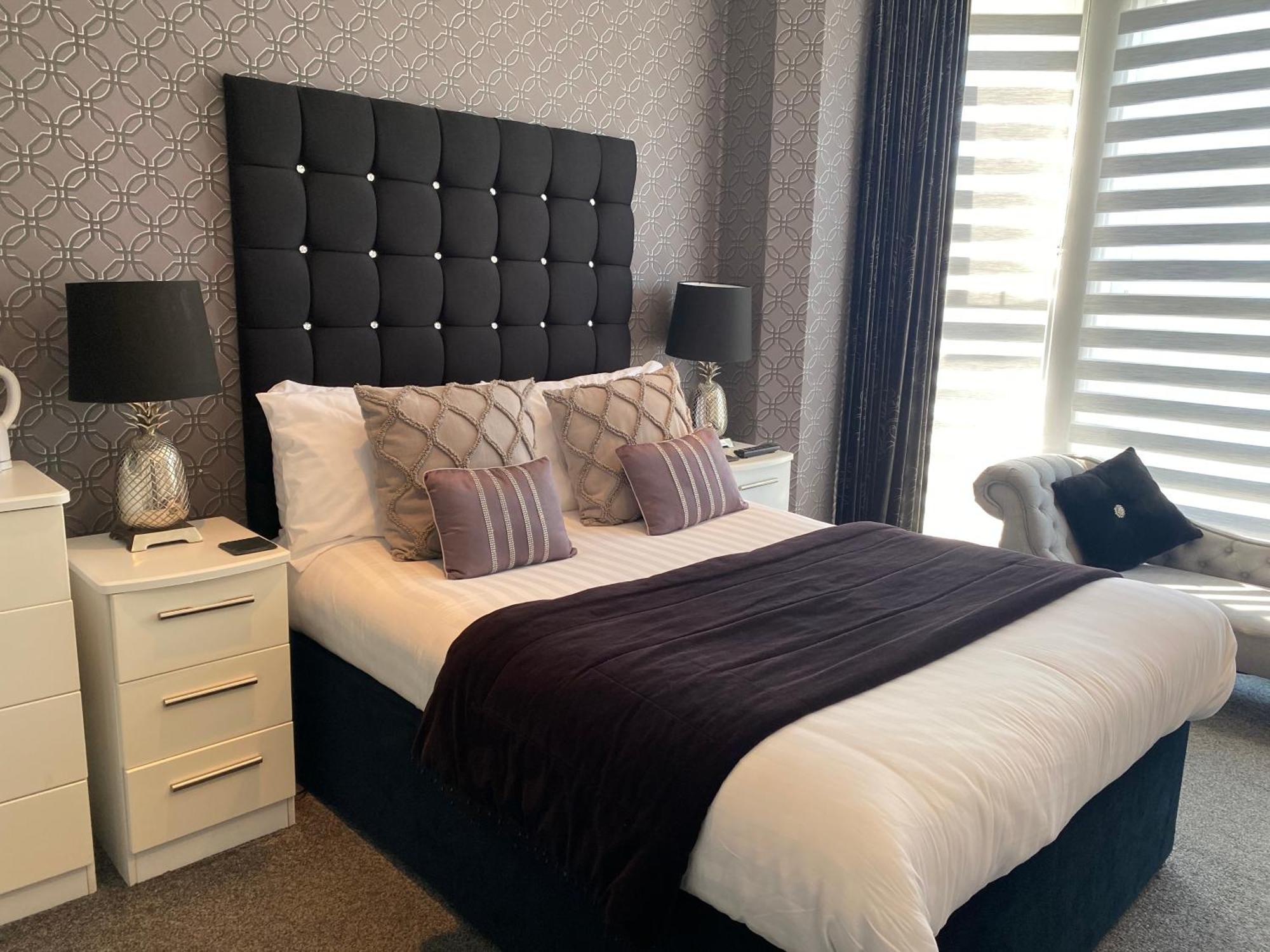 Aaron Hotel Southport Buitenkant foto