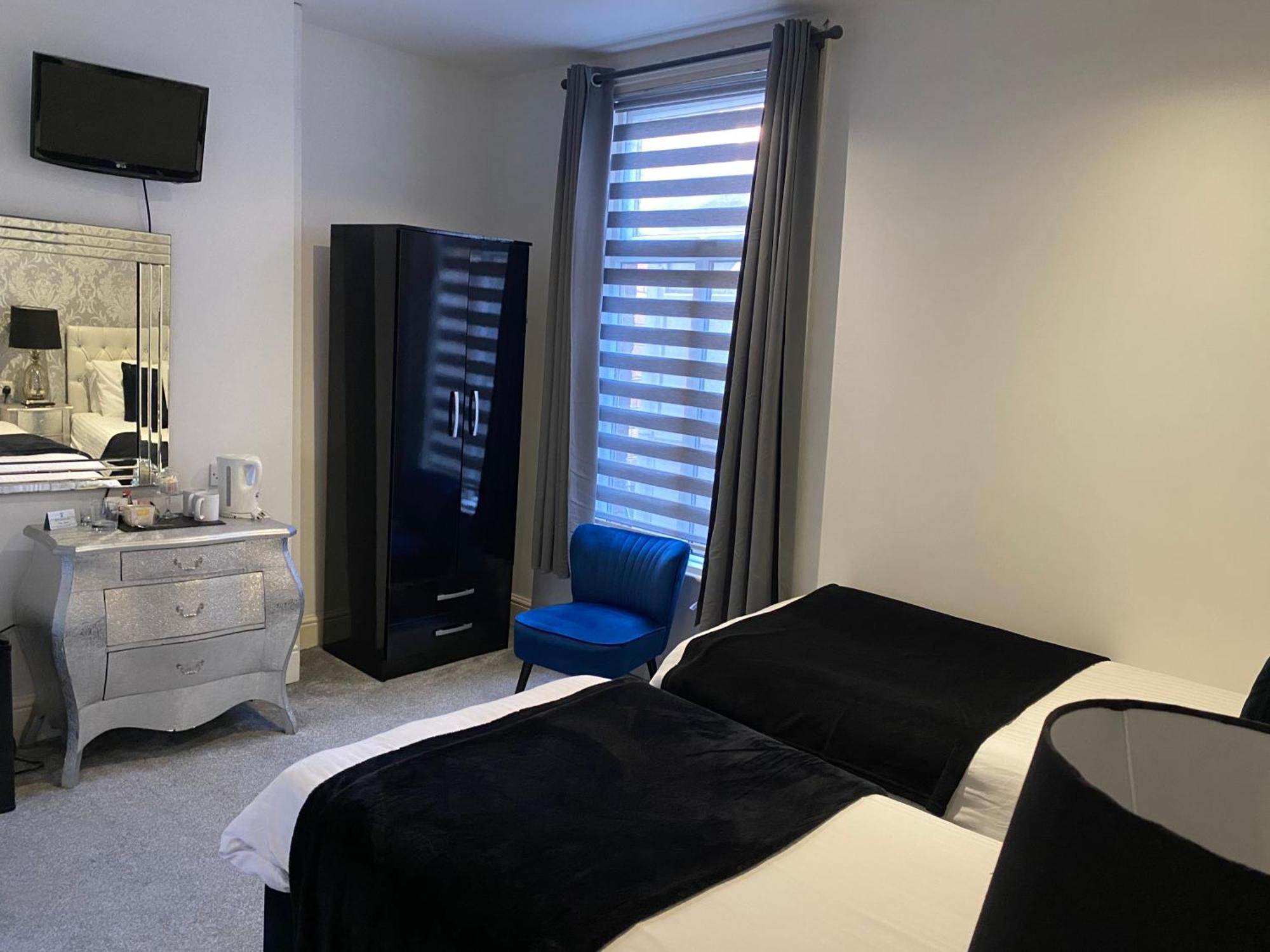 Aaron Hotel Southport Buitenkant foto