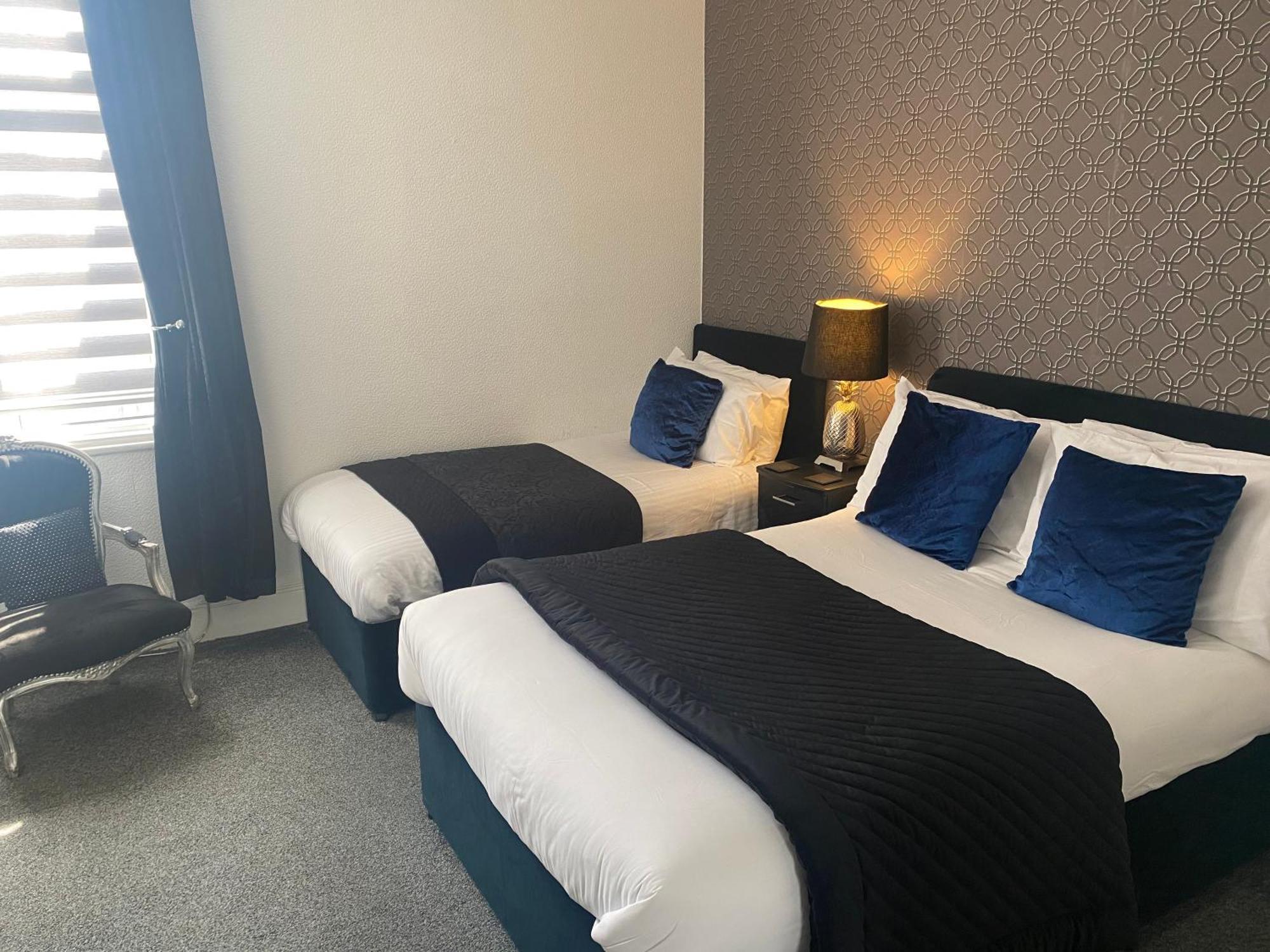 Aaron Hotel Southport Buitenkant foto