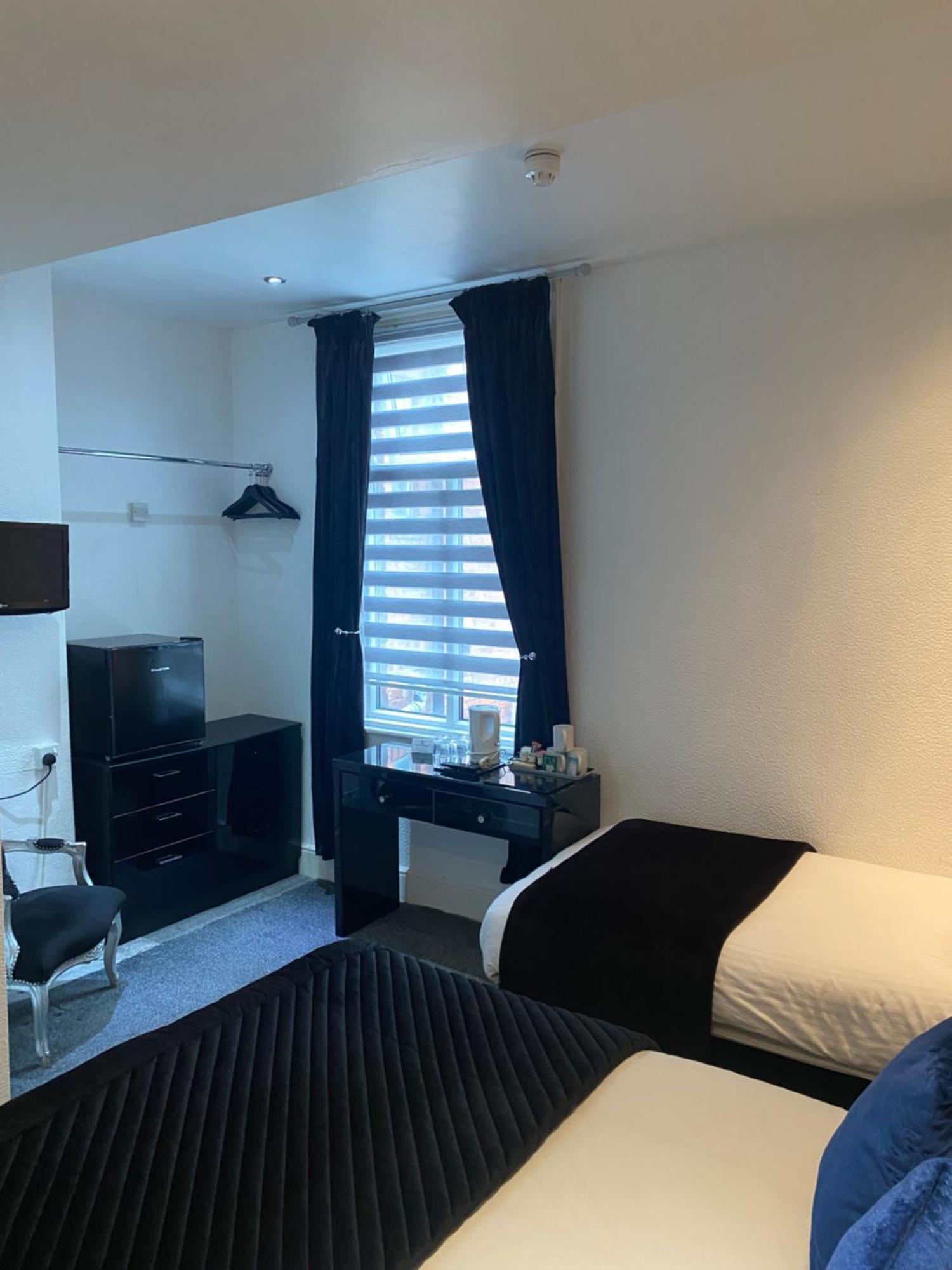 Aaron Hotel Southport Buitenkant foto