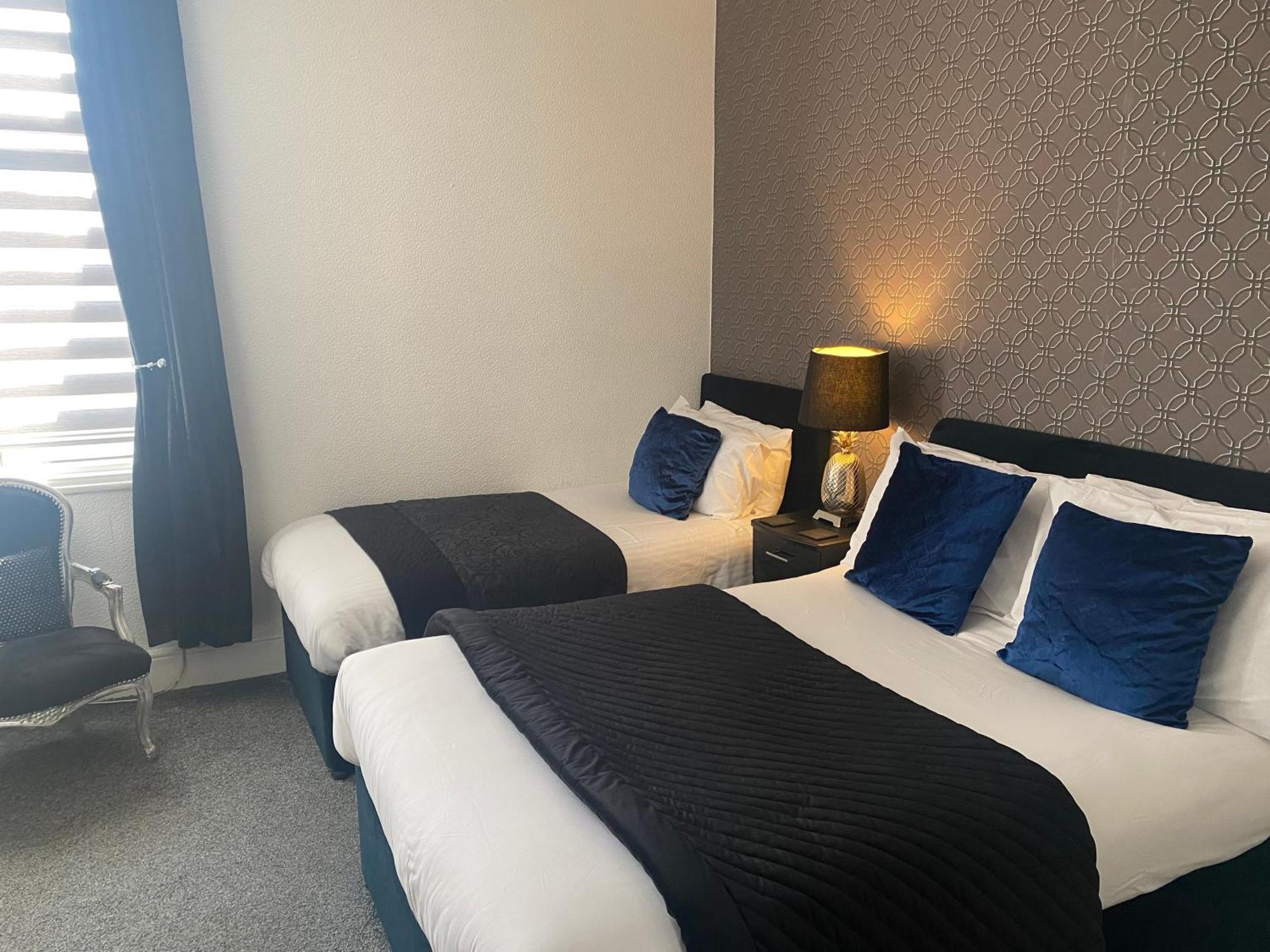 Aaron Hotel Southport Buitenkant foto