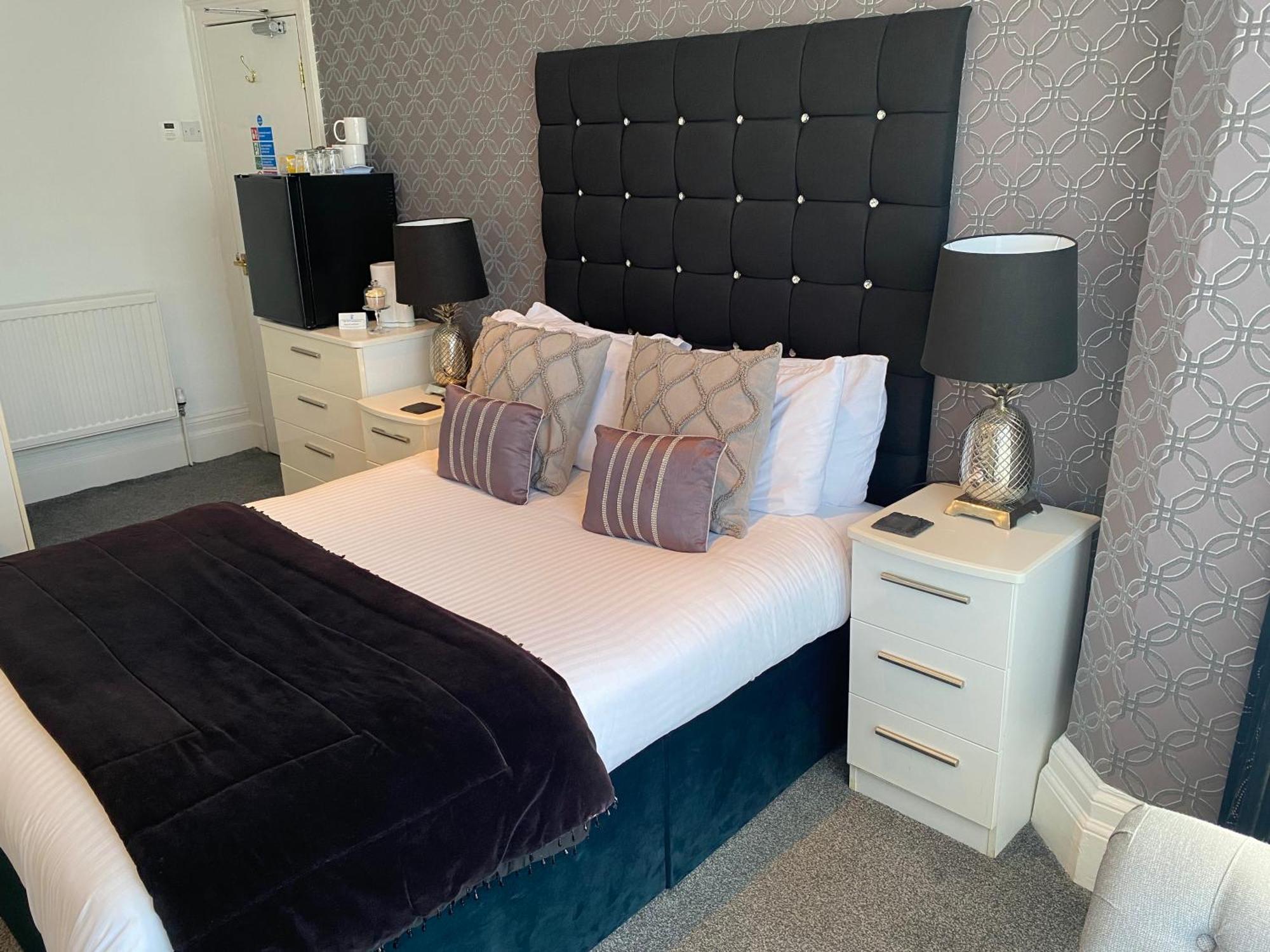 Aaron Hotel Southport Buitenkant foto