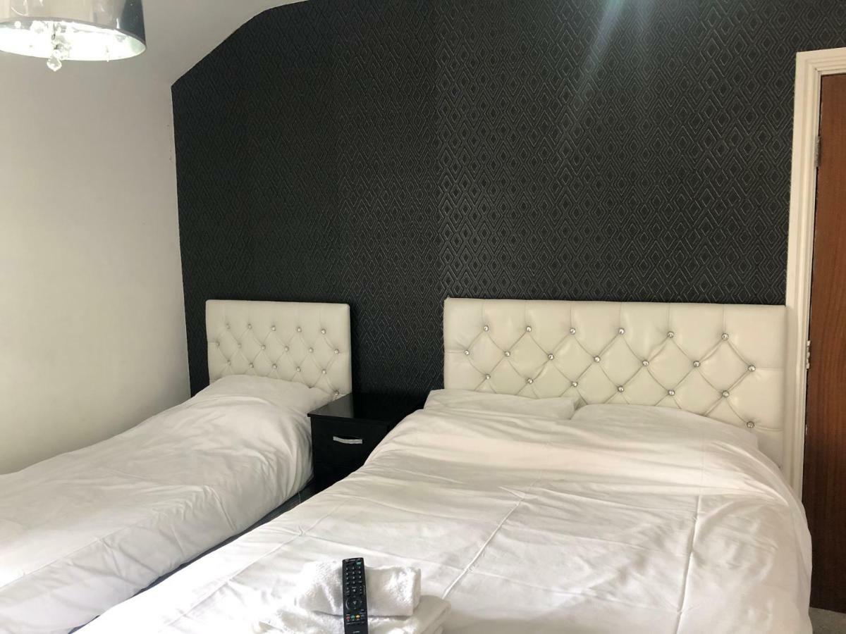 Aaron Hotel Southport Buitenkant foto